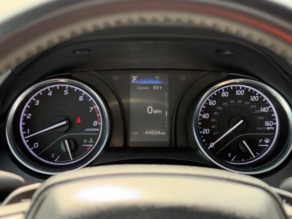 Used 2018 Toyota Camry SE w/ Moonroof Package FWD image 12