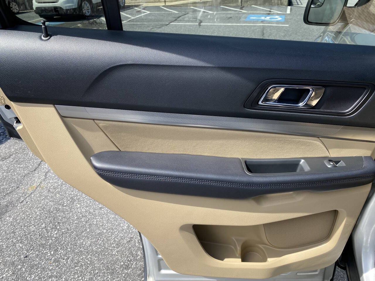 Used 2017 Ford Explorer 4WD image 13