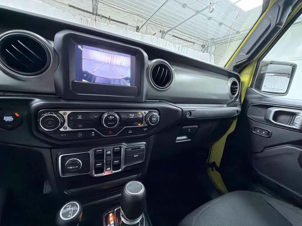 Used 2023 Jeep Gladiator Sport AWD/4WD image 22