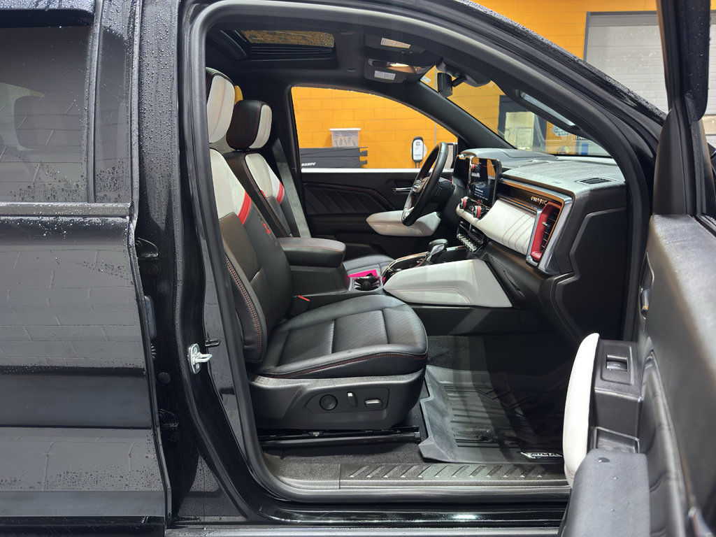 Used 2024 GMC Canyon AT4X image 19