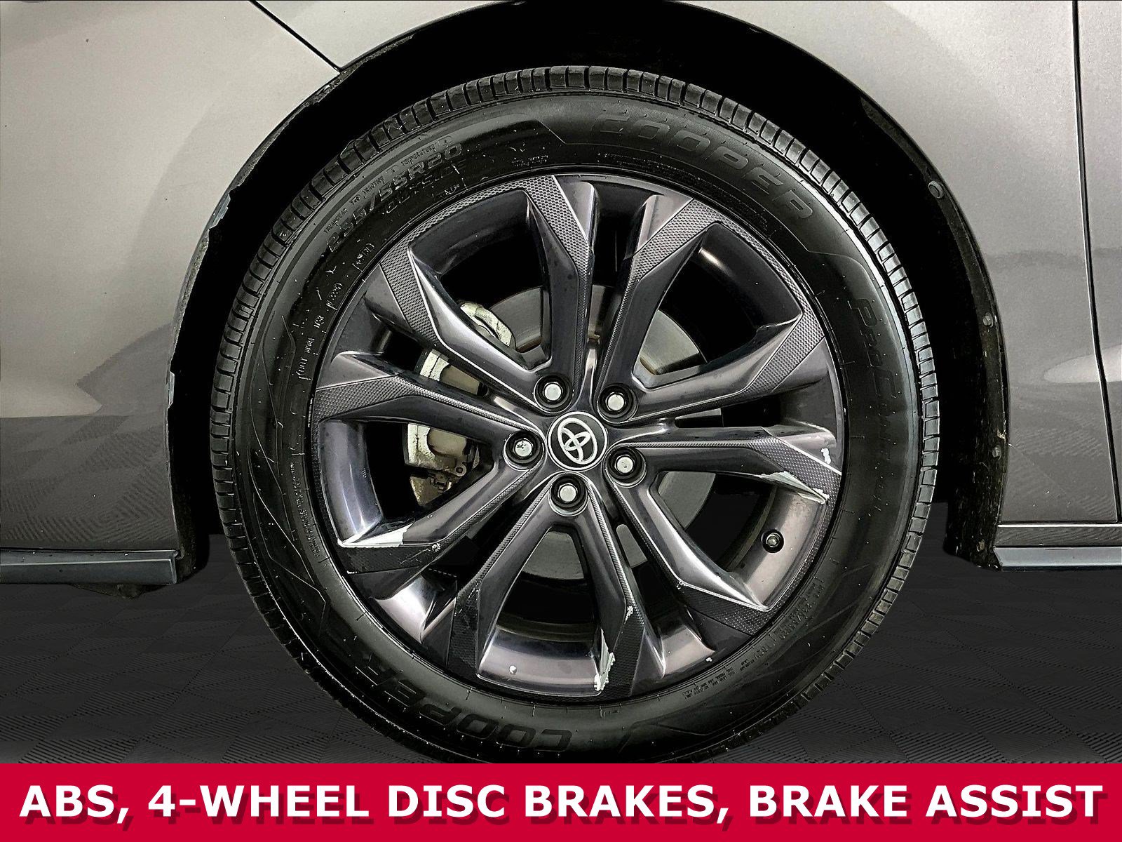 Used 2021 Toyota Sienna XSE FWD image 31