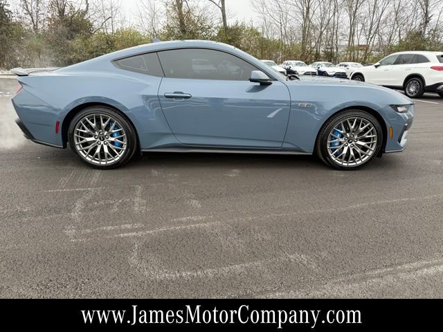 Used 2024 Ford Mustang GT Premium image 4