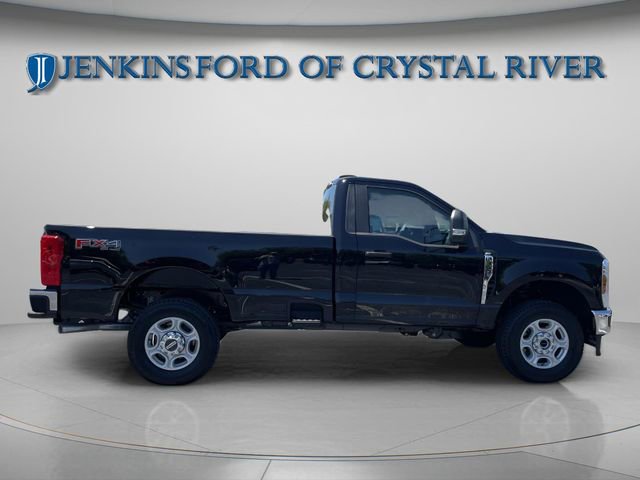 Used 2025 Ford F350 XLT w/ FX4 Off-Road Package image 9