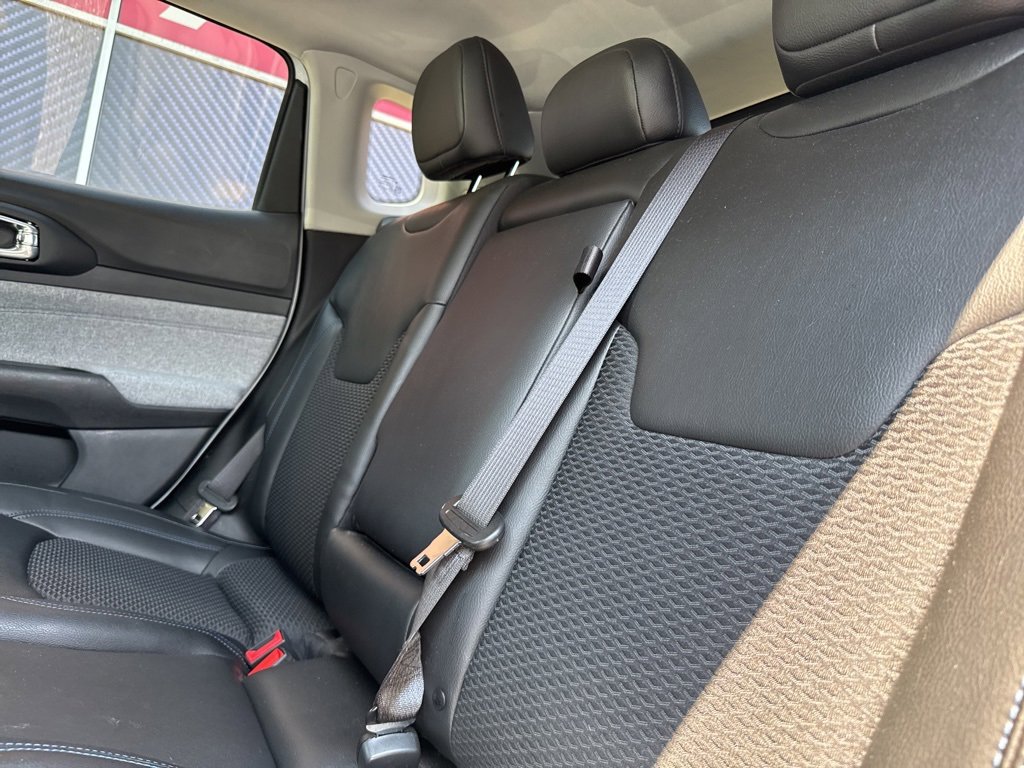 Used 2022 Jeep Compass Latitude image 48