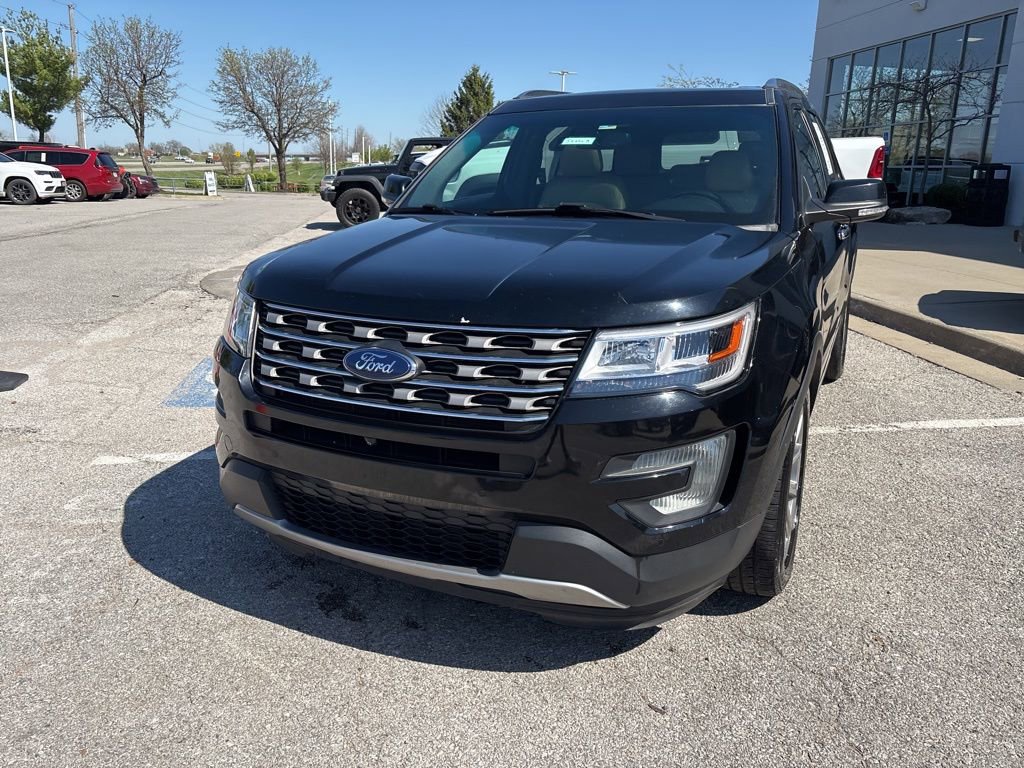 Used 2017 Ford Explorer Limited image 11