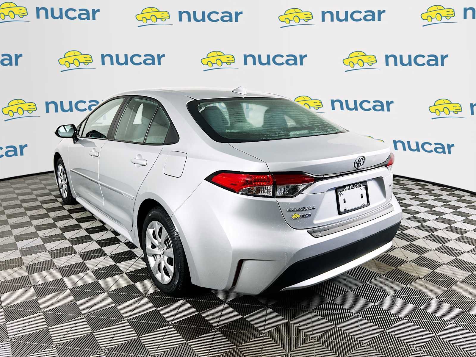 Used 2020 Toyota Corolla LE image 5