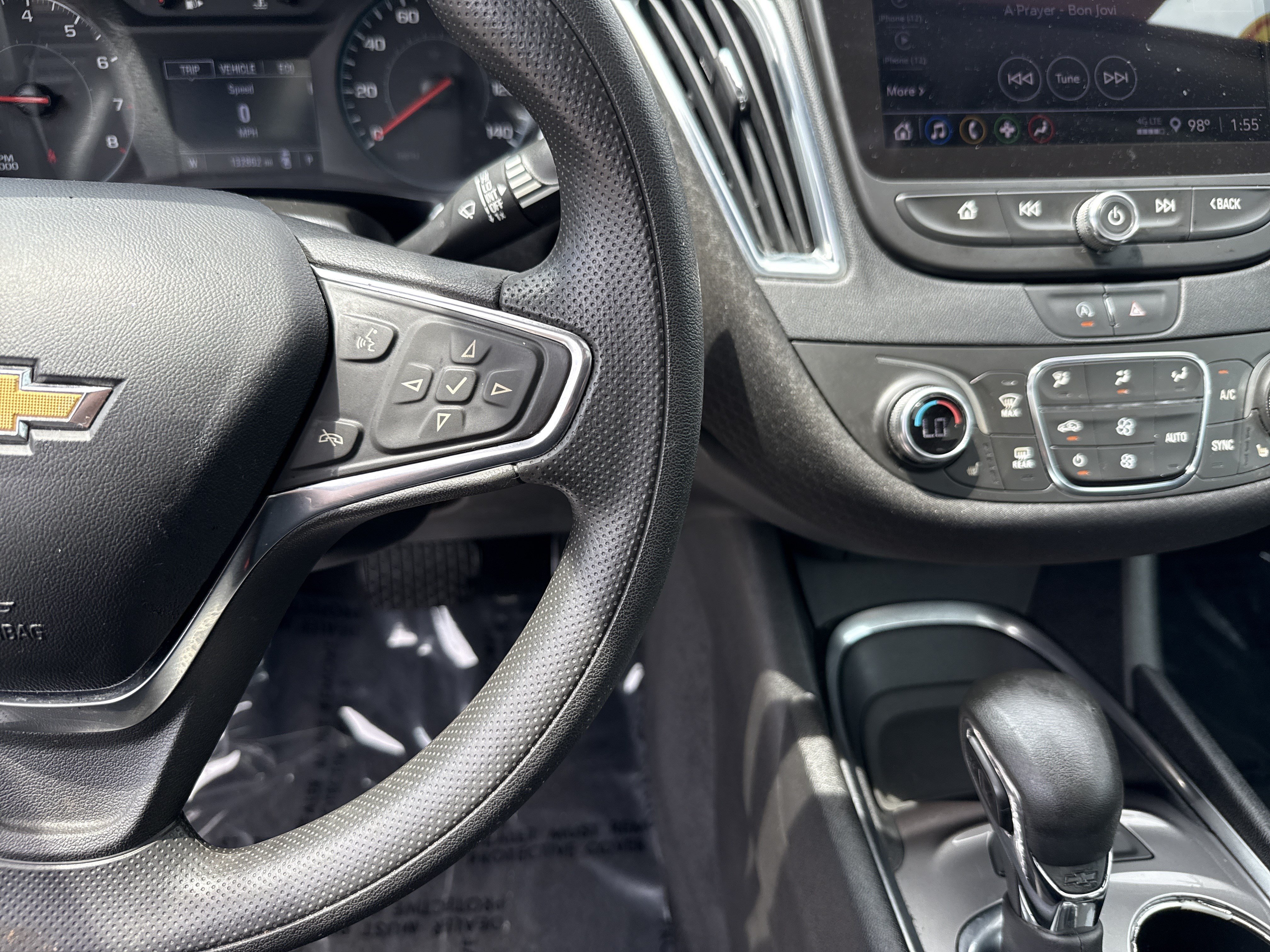 Used 2021 Chevrolet Malibu LT FWD image 3