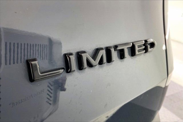 Used 2024 Toyota Grand Highlander Limited image 7