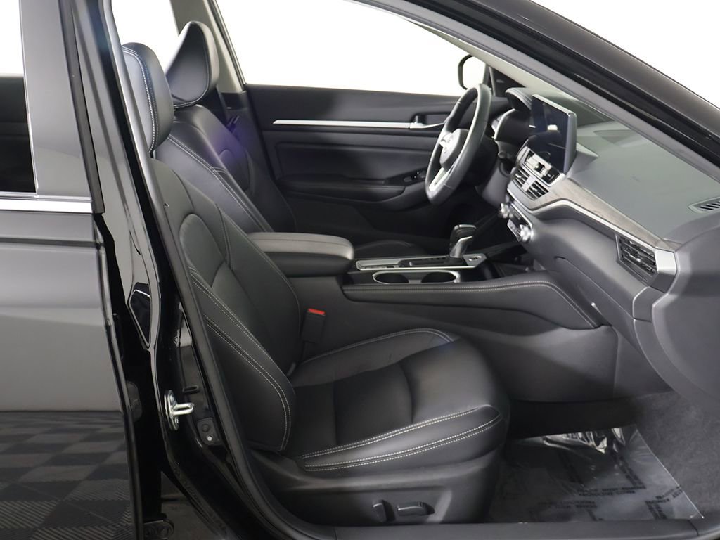 Used 2024 Nissan Altima 2.5 SL FWD image 28