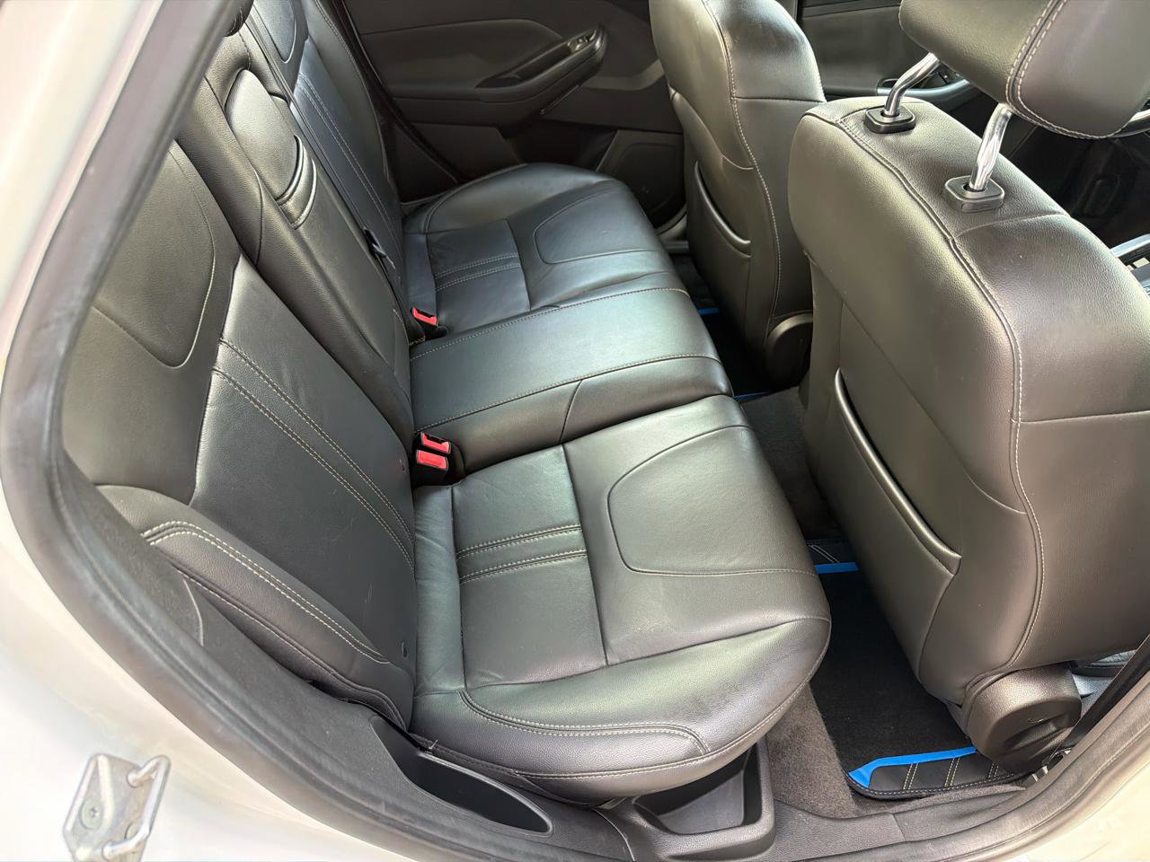 Used 2012 Ford Focus Titanium FWD image 11