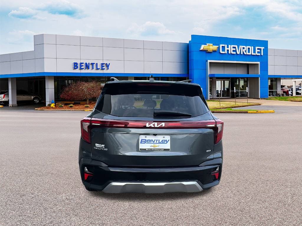Used 2024 Kia Seltos S image 4