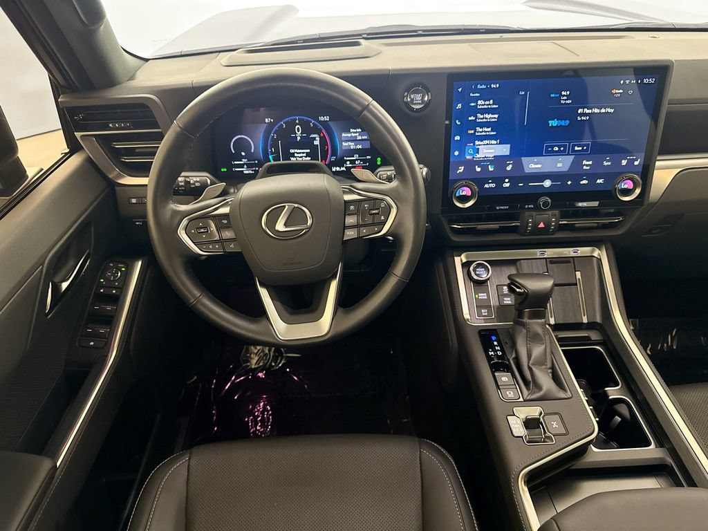 Used 2025 Lexus GX 550 w/ Cold Area Package AWD/4WD image 22