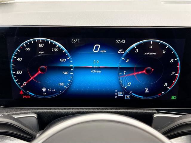 Used 2023 Mercedes-Benz GLB 250 image 32