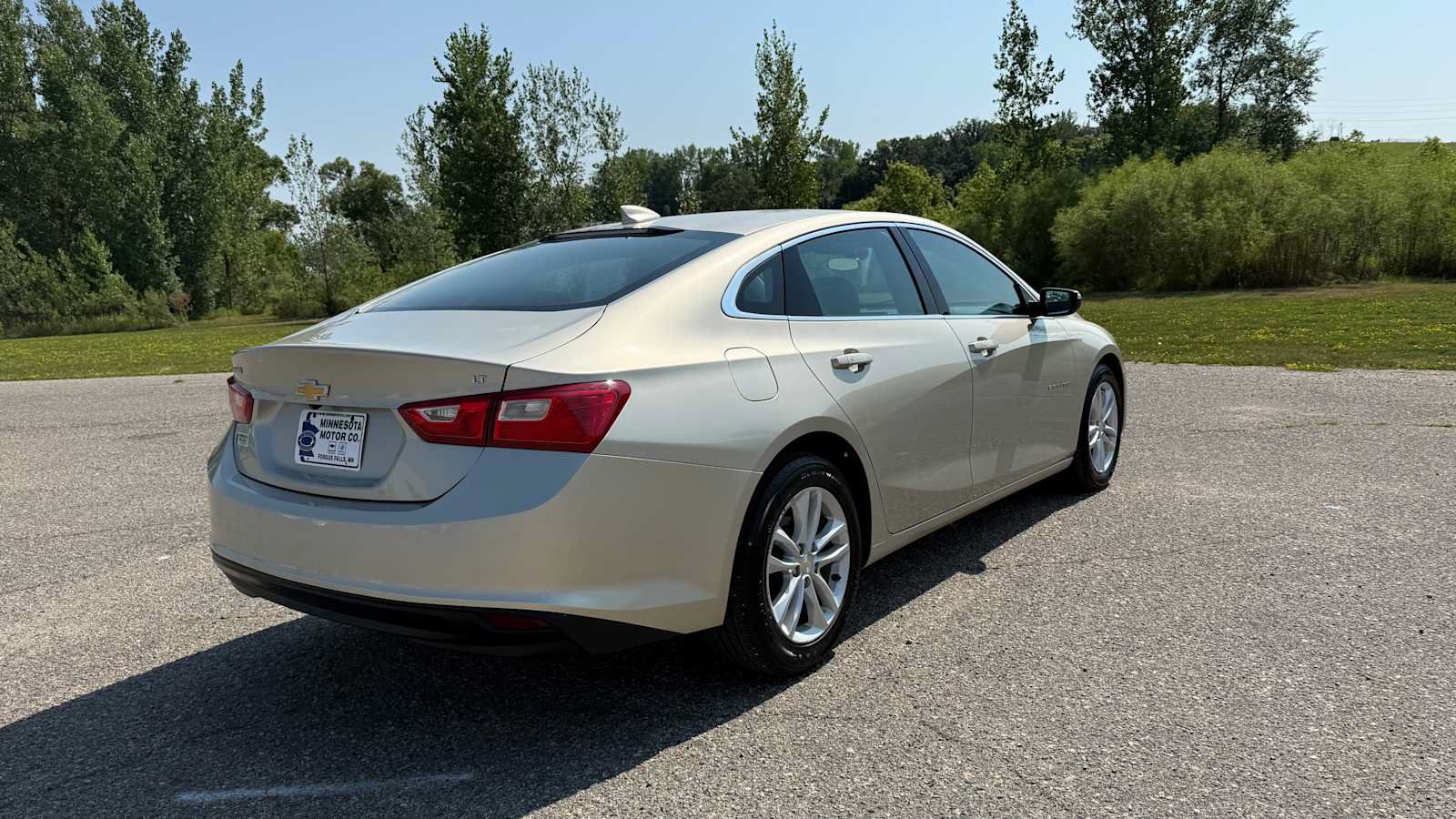 Used 2016 Chevrolet Malibu LT FWD image 4