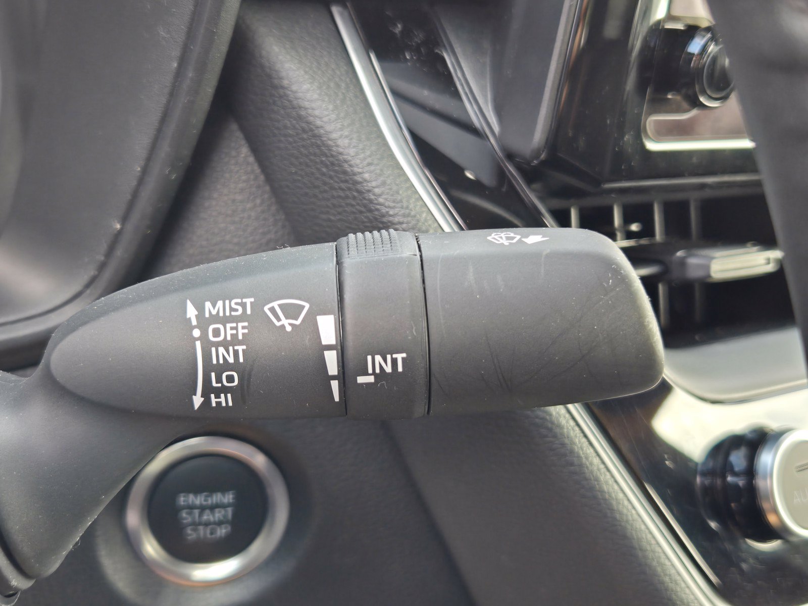 Used 2025 Toyota Corolla SE FWD image 25