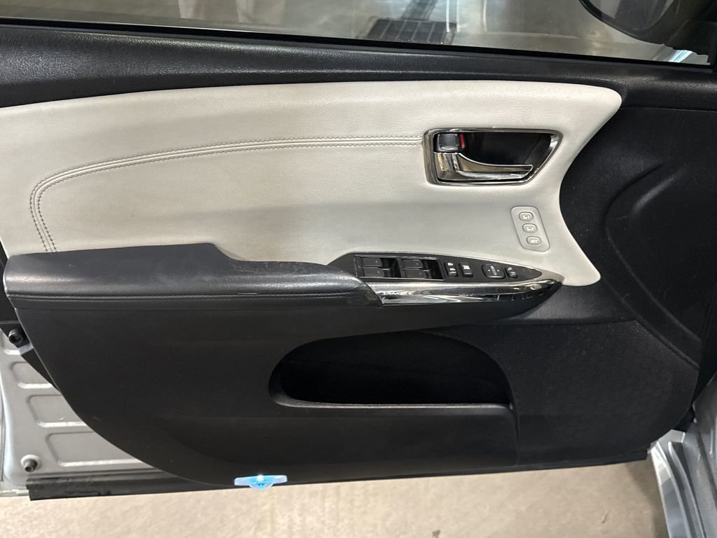 Used 2017 Toyota Avalon Touring w/ Protection Package image 7