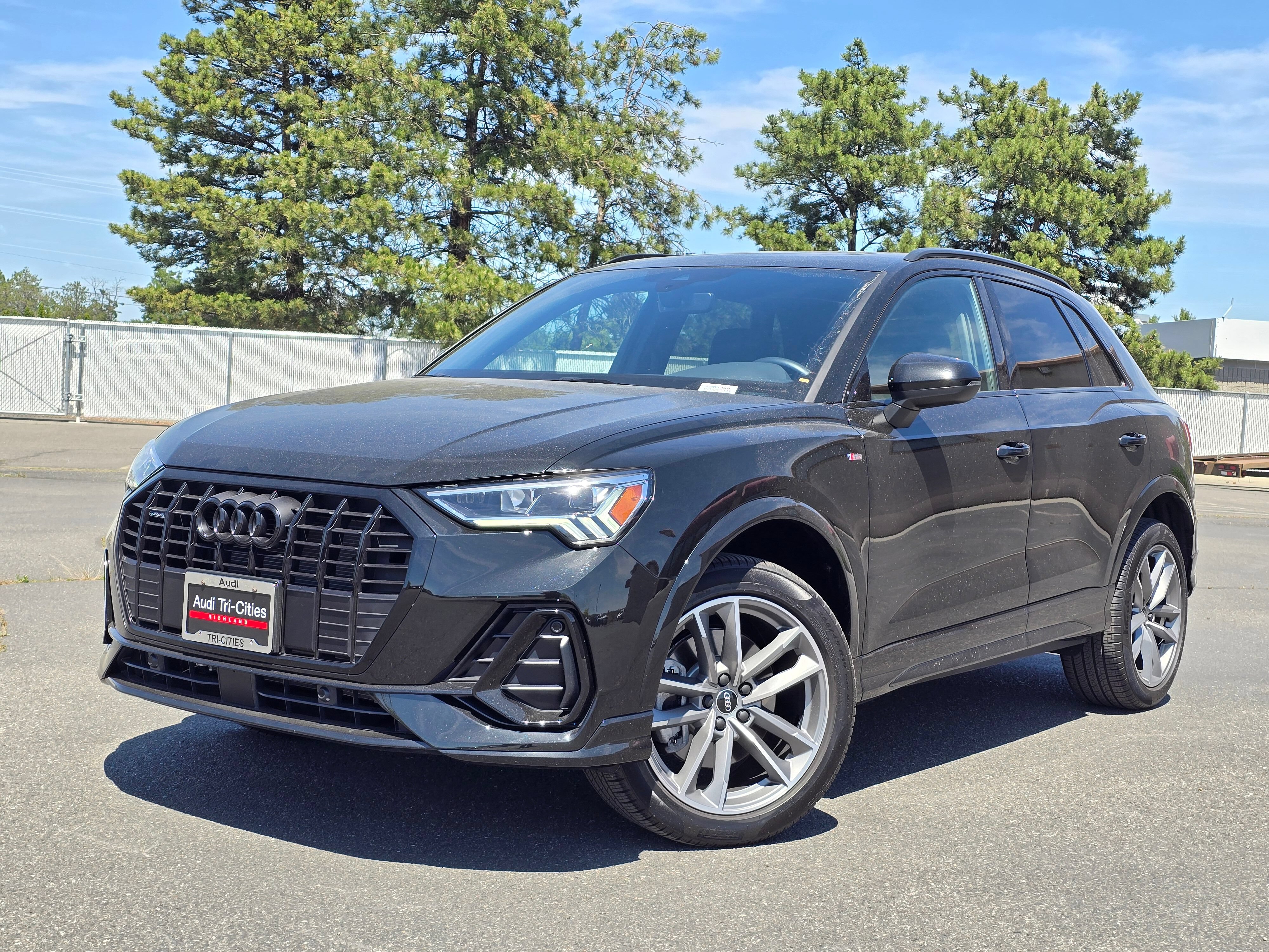 Certified 2025 Audi Q3 2.0T Premium w/ Convenience Package AWD/4WD image 31