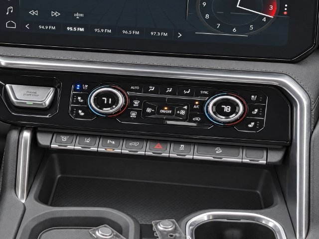 Used 2025 GMC Sierra 2500 Denali w/ Technology Package AWD/4WD image 16