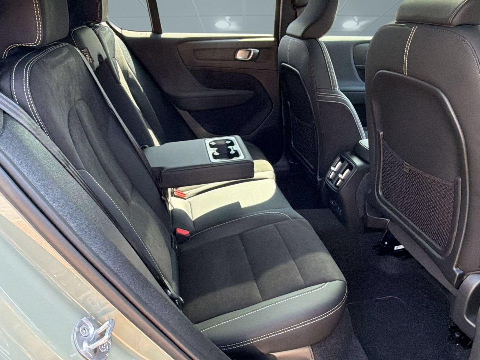Certified 2023 Volvo C40 P8 Recharge Ultimate AWD/4WD image 29