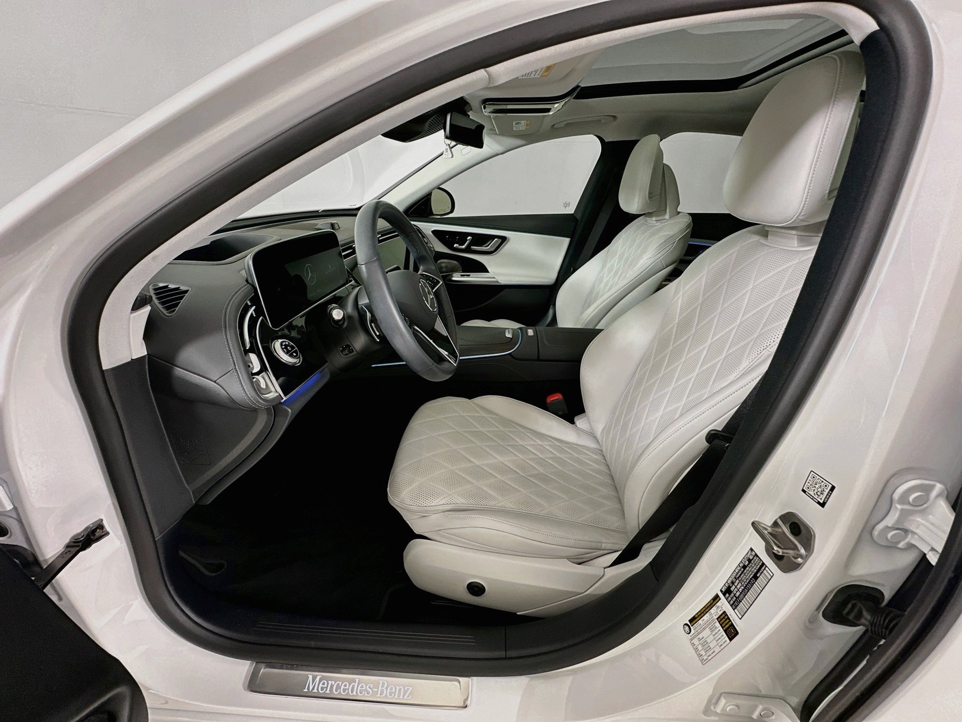 Certified 2025 Mercedes-Benz E 450 4MATIC Sedan image 23