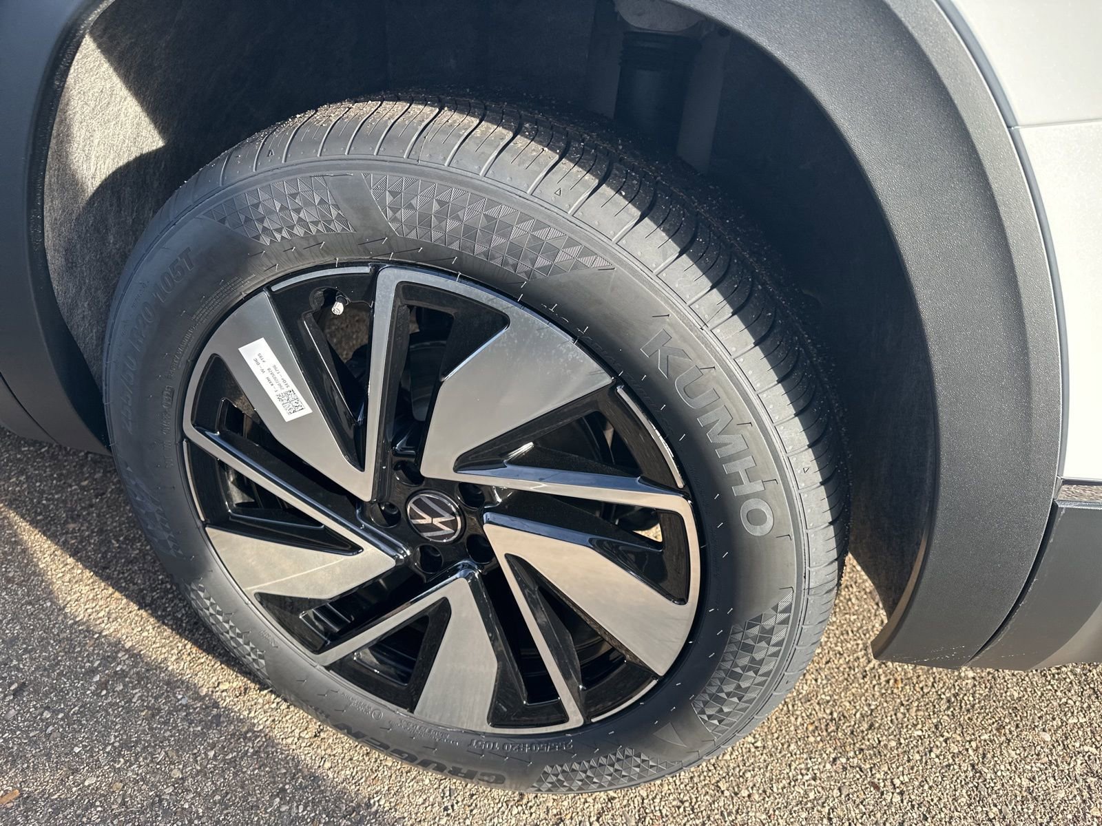 New 2026 Volkswagen Atlas SEL image 8