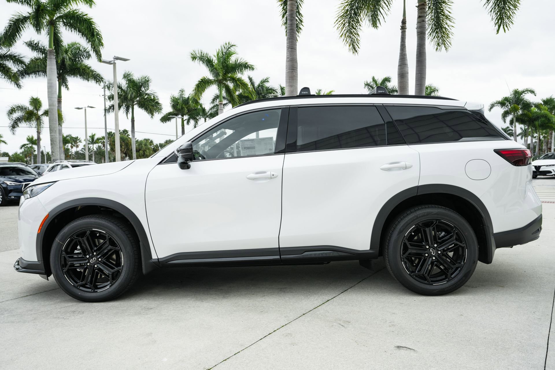 New 2026 INFINITI QX60 Sport w/ Dark Cargo Package image 19