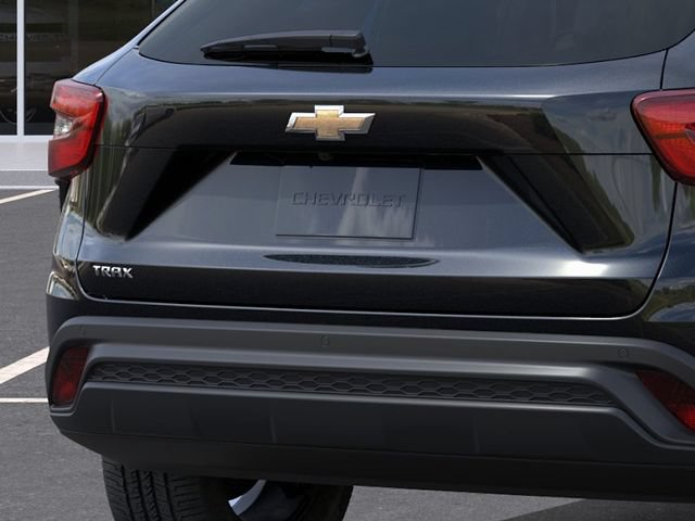 New 2026 Chevrolet Trax LS w/ LS Convenience Package FWD image 14