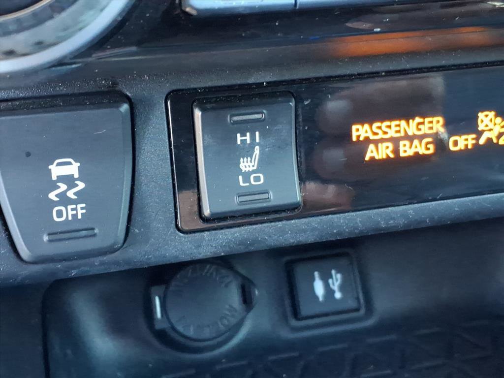 Used 2019 Toyota RAV4 XLE image 11