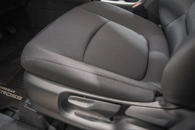 New 2026 Toyota Corolla Cross LE AWD/4WD image 31