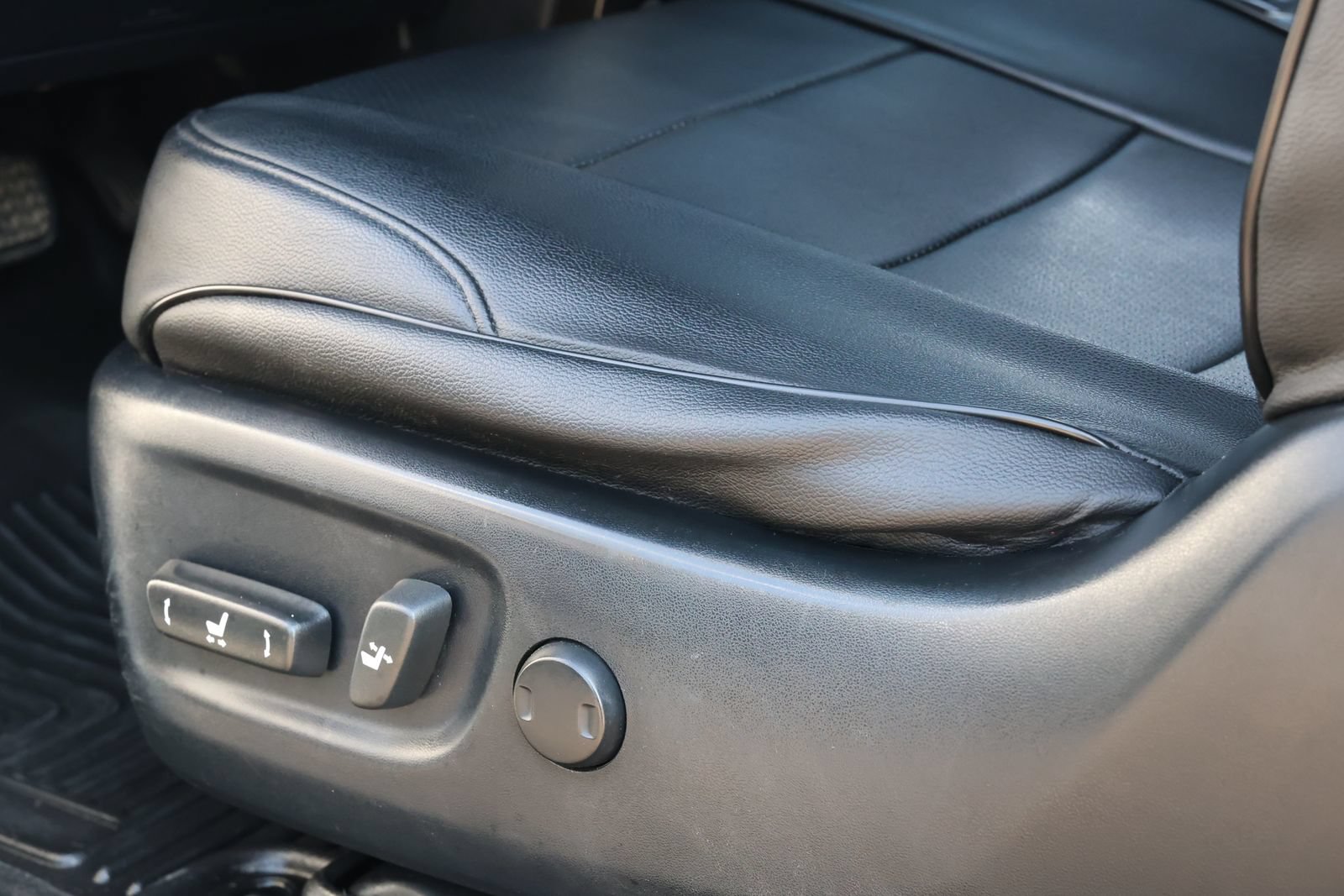 Used 2019 Toyota 4Runner TRD Off-Road AWD/4WD image 30
