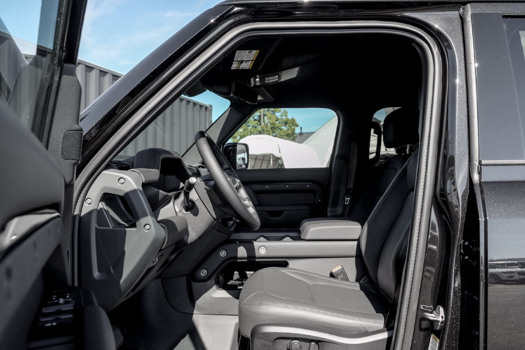 New 2026 Land Rover Defender 110 X-Dynamic SE AWD/4WD image 10