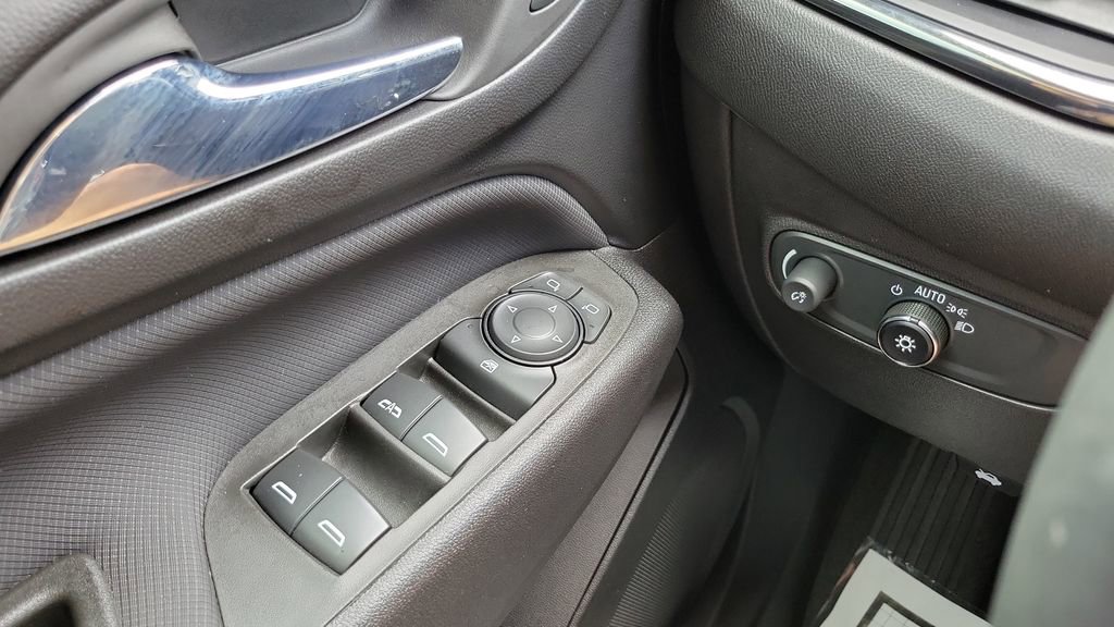 Used 2024 Chevrolet Equinox RS w/ RS Leather Package image 23