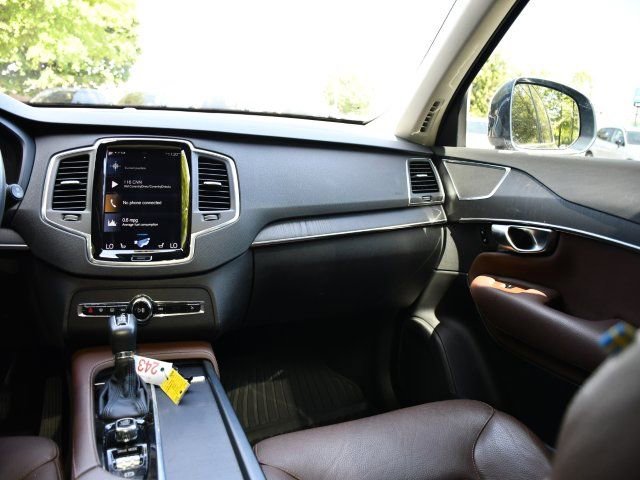 Used 2020 Volvo XC90 T6 Momentum w/ Protection Package Premier AWD/4WD image 18