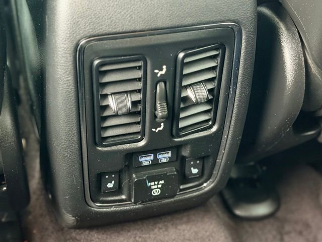 Used 2017 Jeep Grand Cherokee Limited image 25