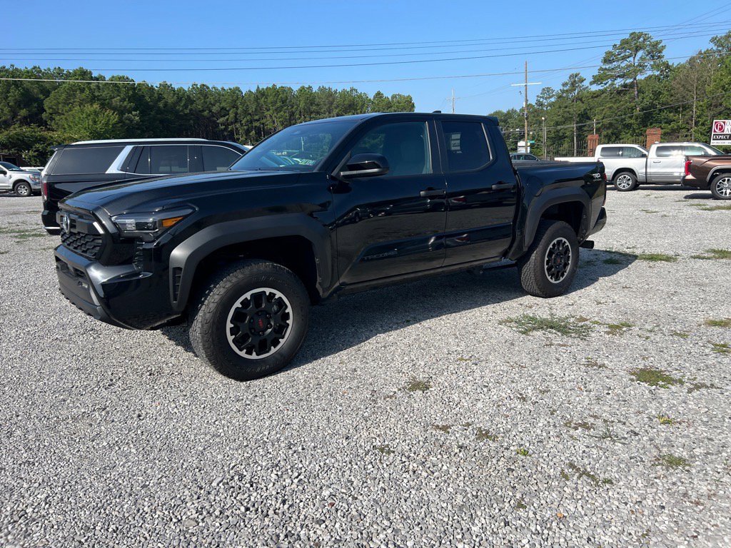 Used 2024 Toyota Tacoma TRD Off-Road image 2