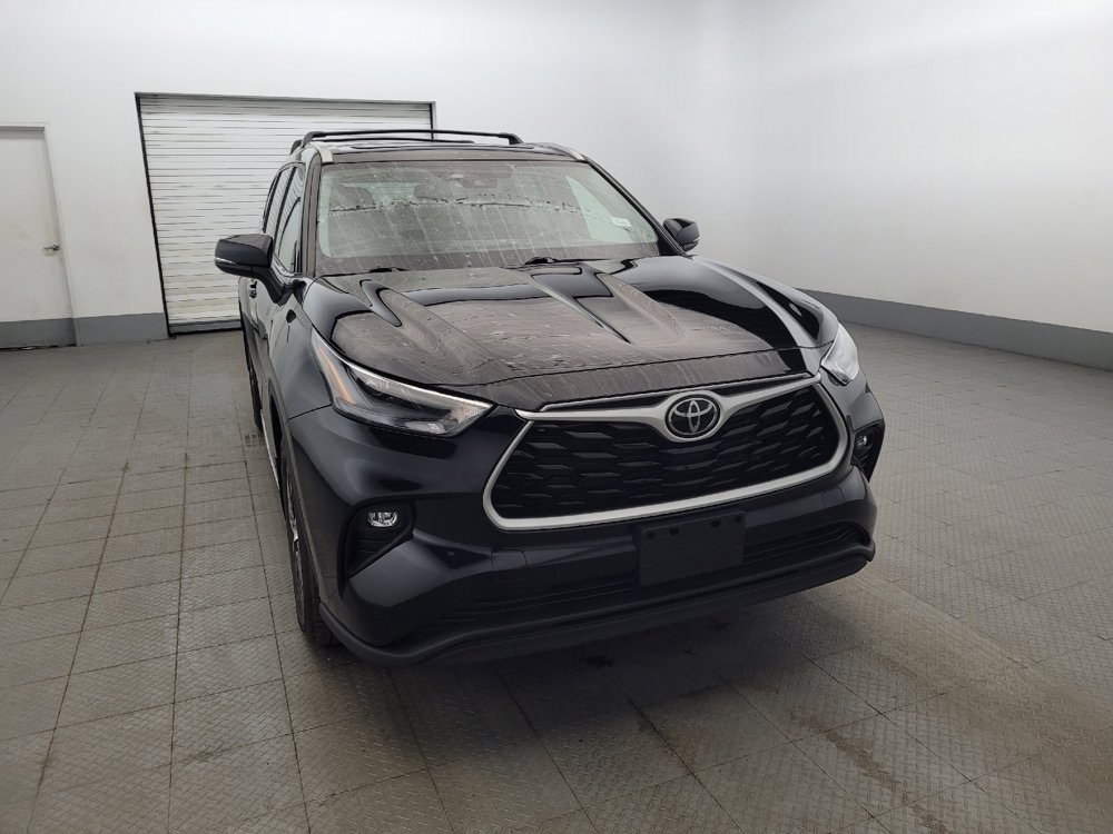 Used 2022 Toyota Highlander XLE AWD/4WD image 14