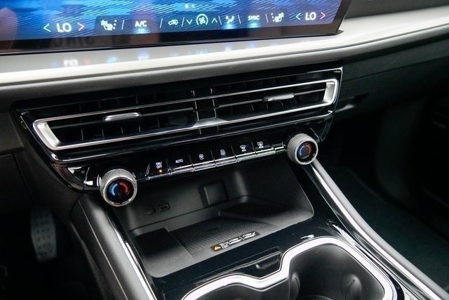 New 2026 Chevrolet Traverse LT w/ Enhanced Driving Package image 31