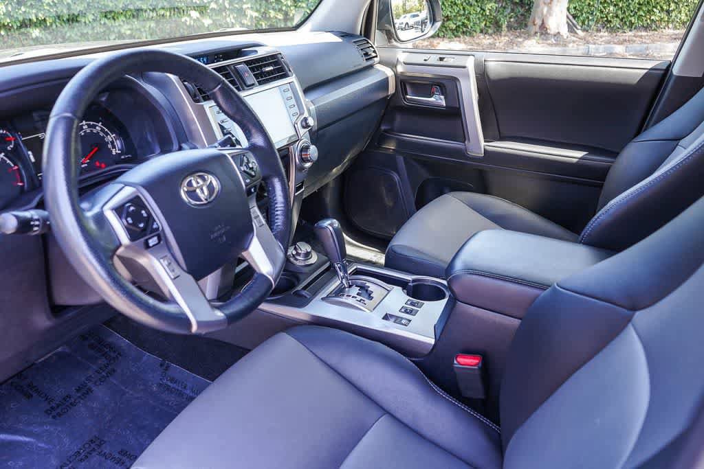Used 2024 Toyota 4Runner SR5 Premium w/ Moonroof Package AWD/4WD image 19