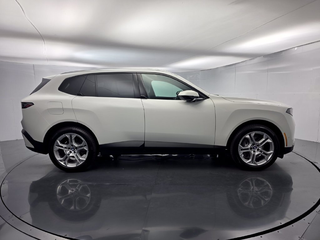 New 2027 BMW X5 xDrive50e w/ Climate Package AWD/4WD image 3