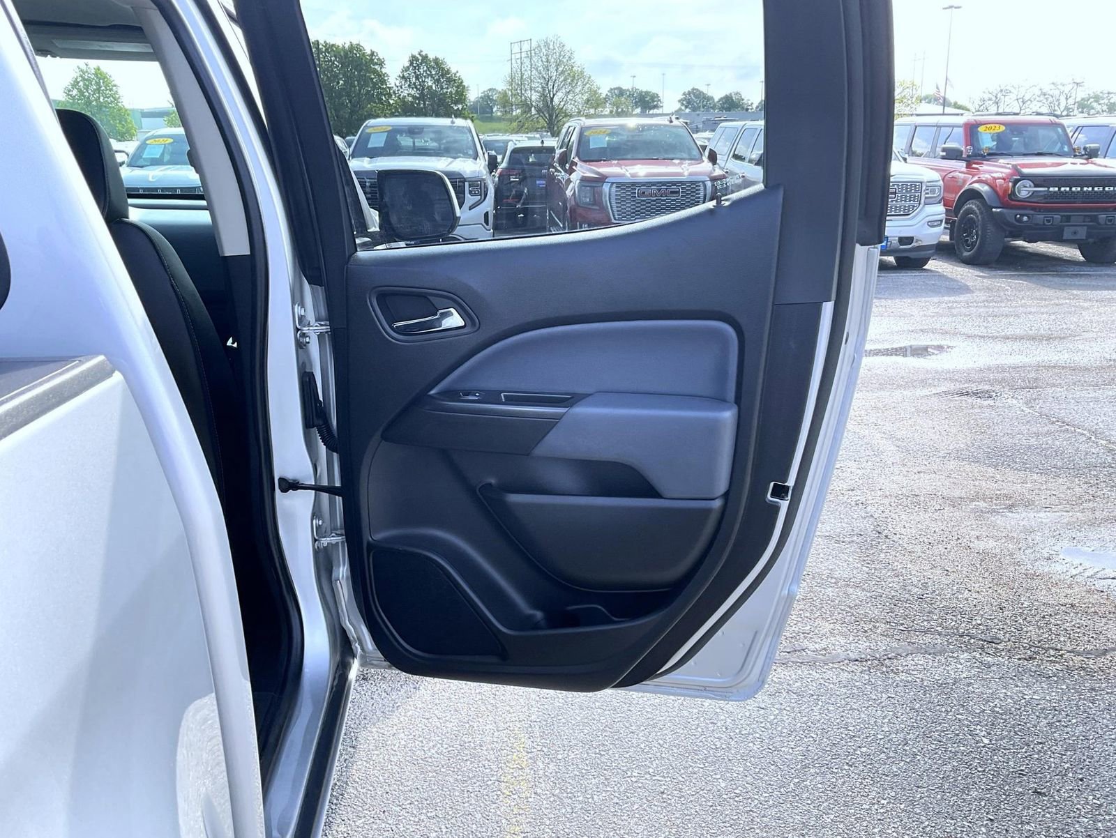 Used 2018 Chevrolet Colorado Z71 AWD/4WD image 17
