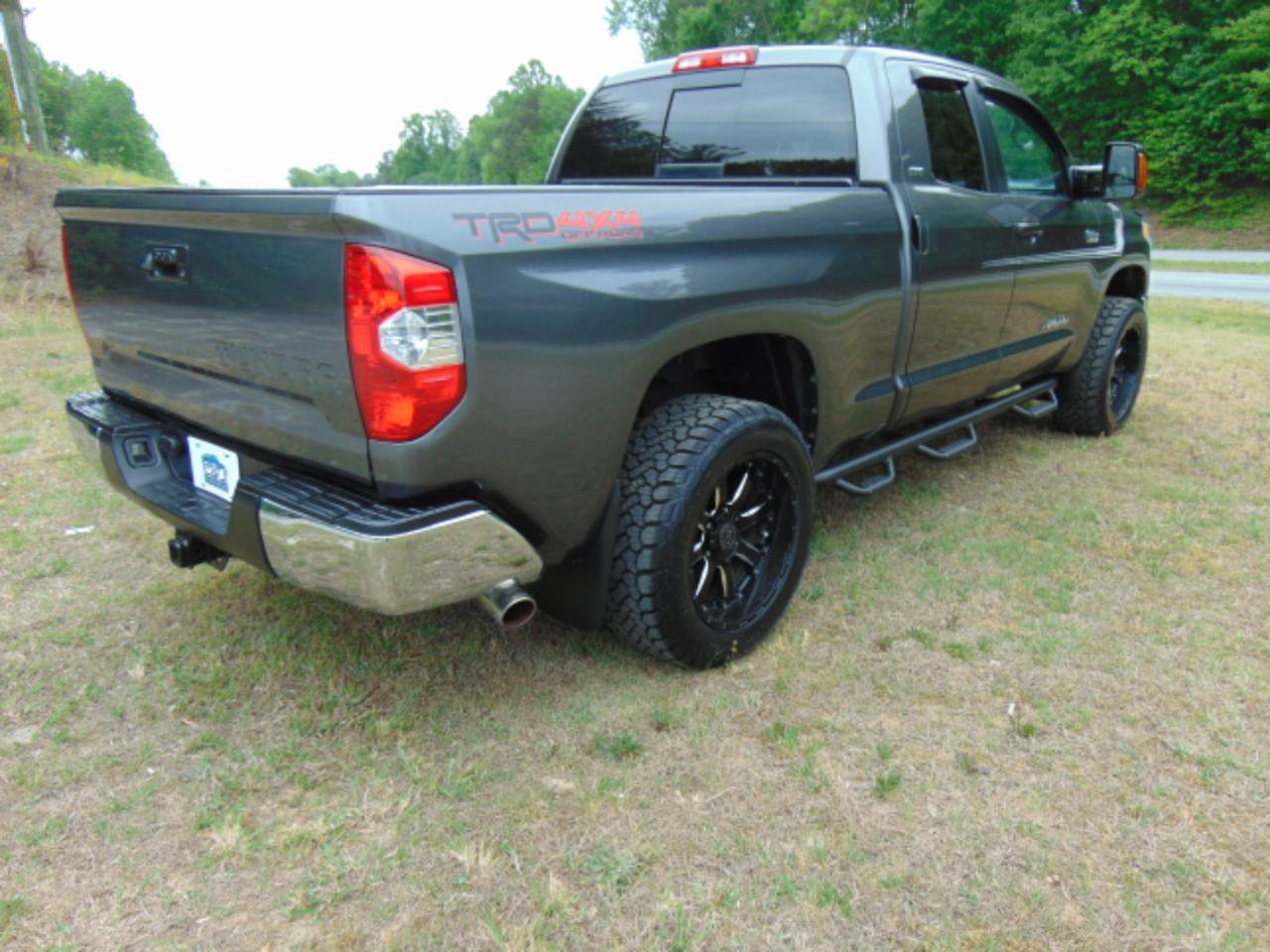 Used 2015 Toyota Tundra SR5 w/ TRD Off Road Package AWD/4WD image 4
