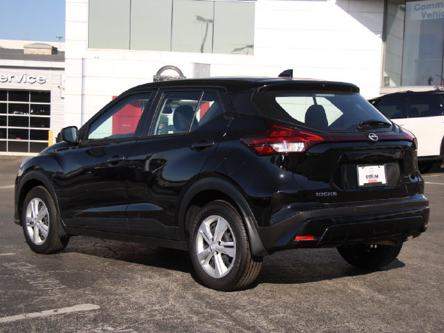 Certified 2025 Nissan Kicks Play S FWD image 4