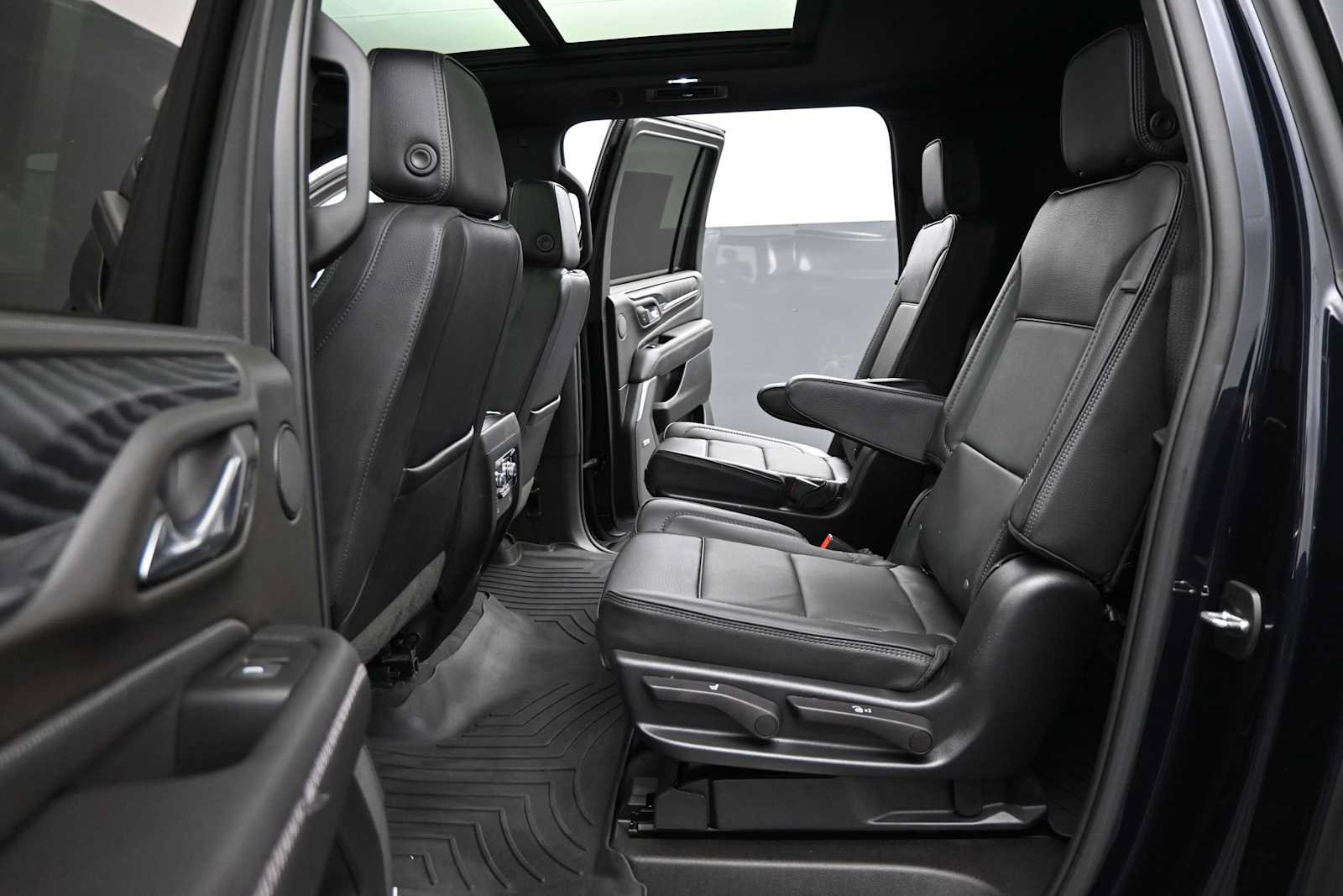 Used 2023 GMC Yukon XL Denali w/ Max Trailering Package AWD/4WD image 16