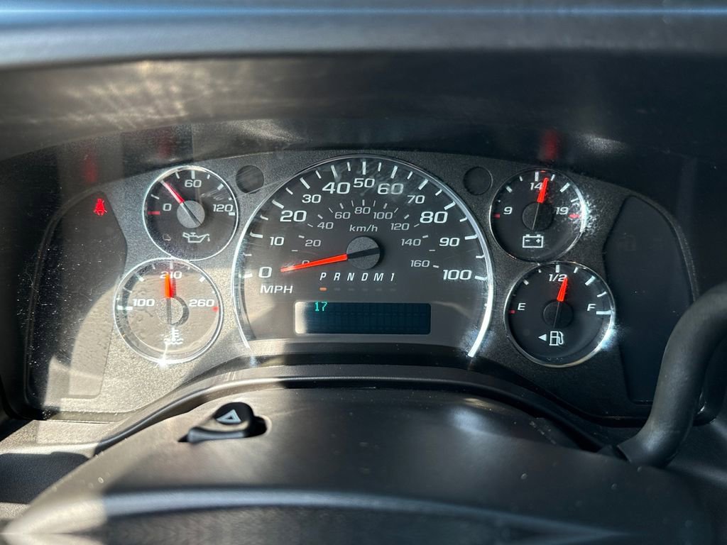 Used 2024 Chevrolet Express 2500 w/ Driver Convenience Package image 29