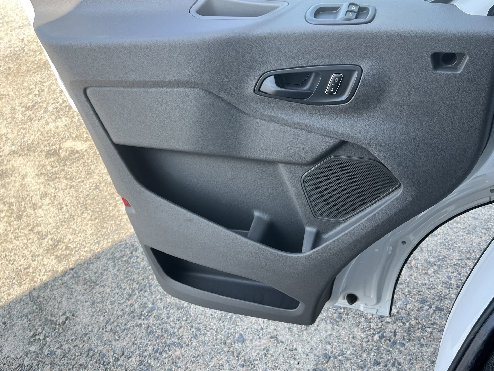 New 2026 Ford Transit 250 148 Medium Roof w/ HVAC Trade Package RWD image 15