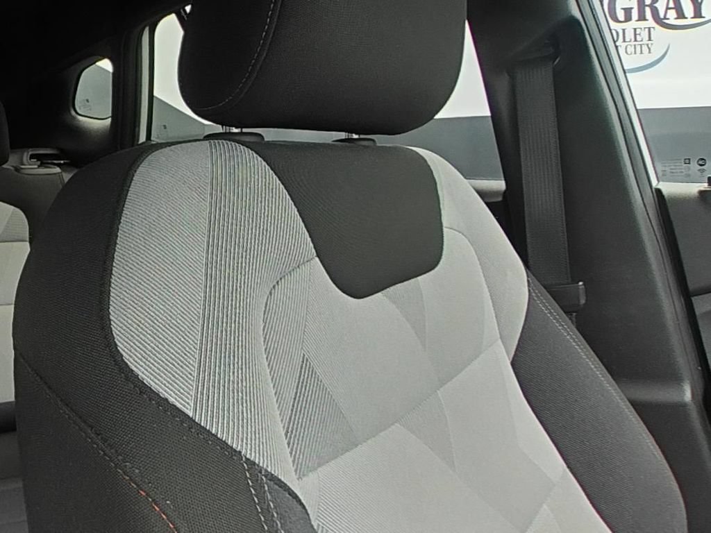 Used 2024 Chevrolet Trax RS FWD image 11
