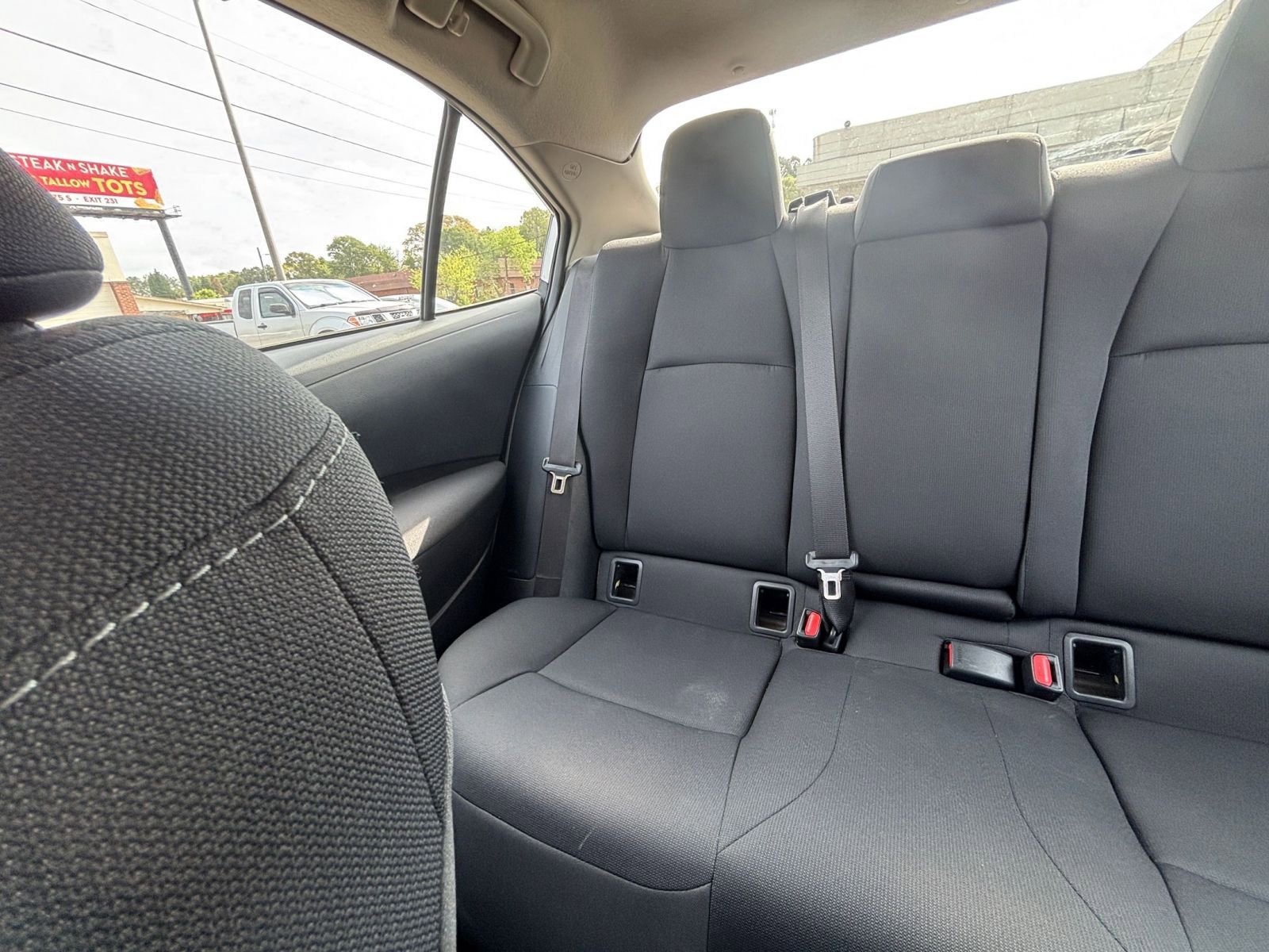 Used 2025 Toyota Corolla LE image 38