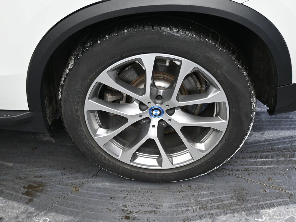 Used 2025 BMW X5 xDrive50e image 14