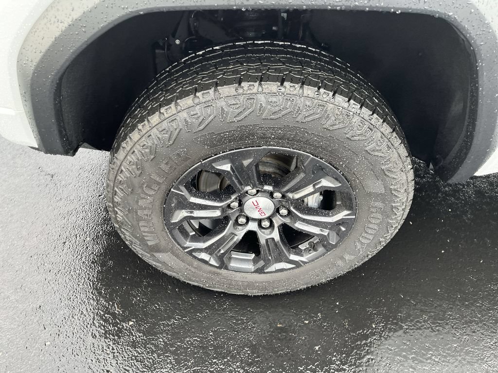 Used 2024 GMC Canyon Elevation RWD image 10