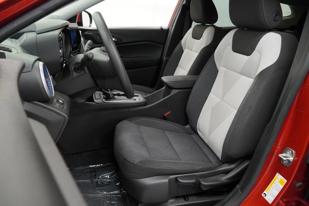 Certified 2024 Chevrolet Trax LS w/ LS Convenience Package FWD image 8